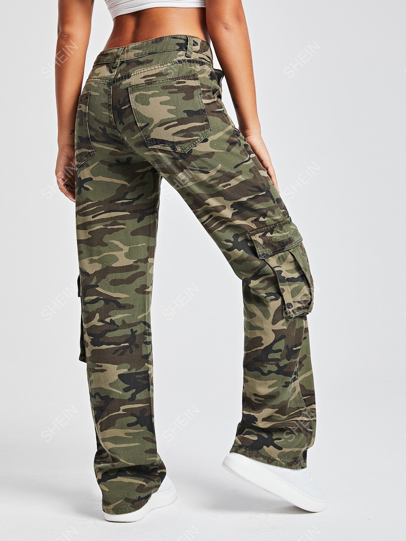 EZwear Camo Print Flap Pocket Cargo Jeans