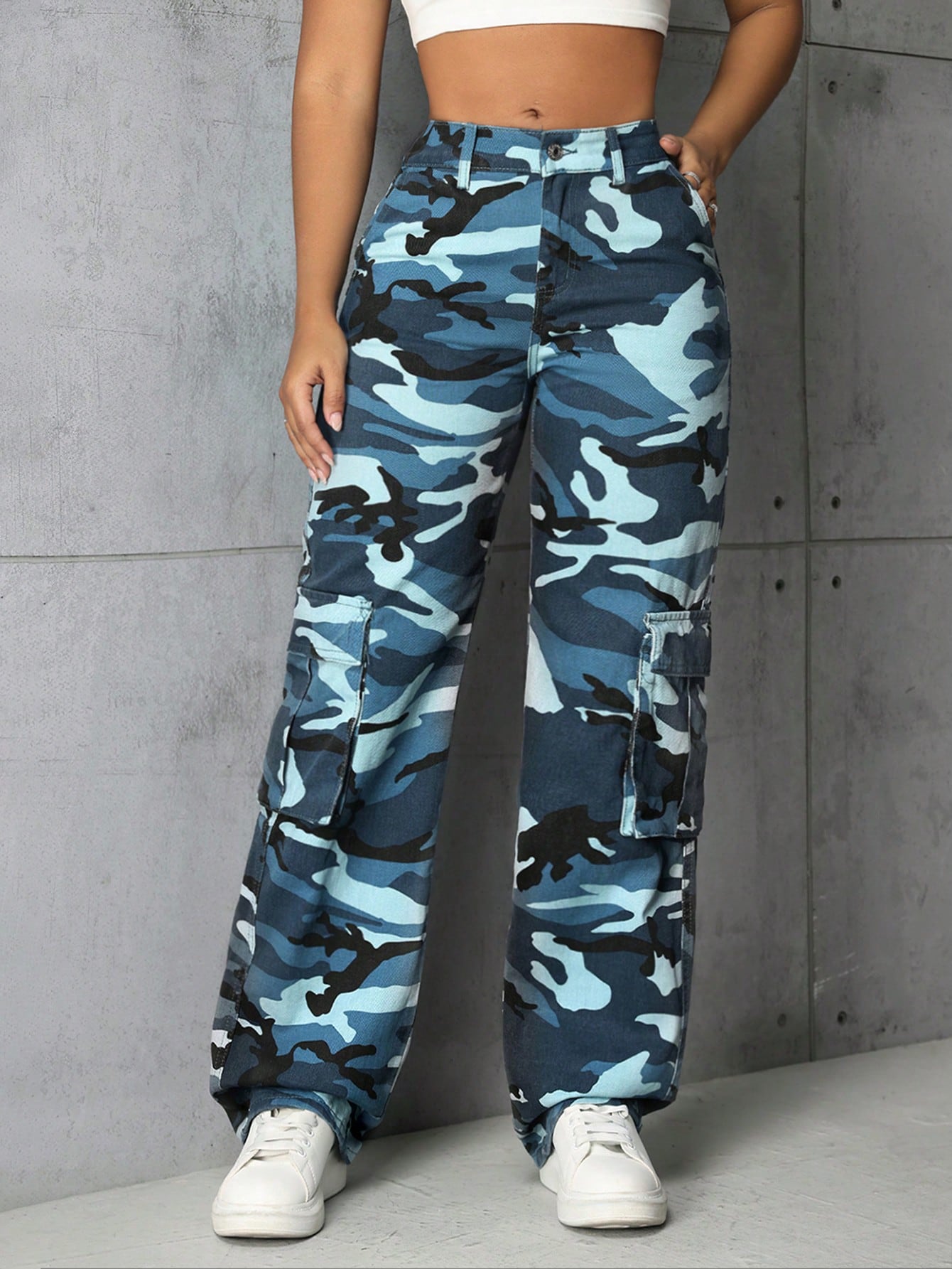 EZwear Camo Print Flap Pocket Cargo Jeans