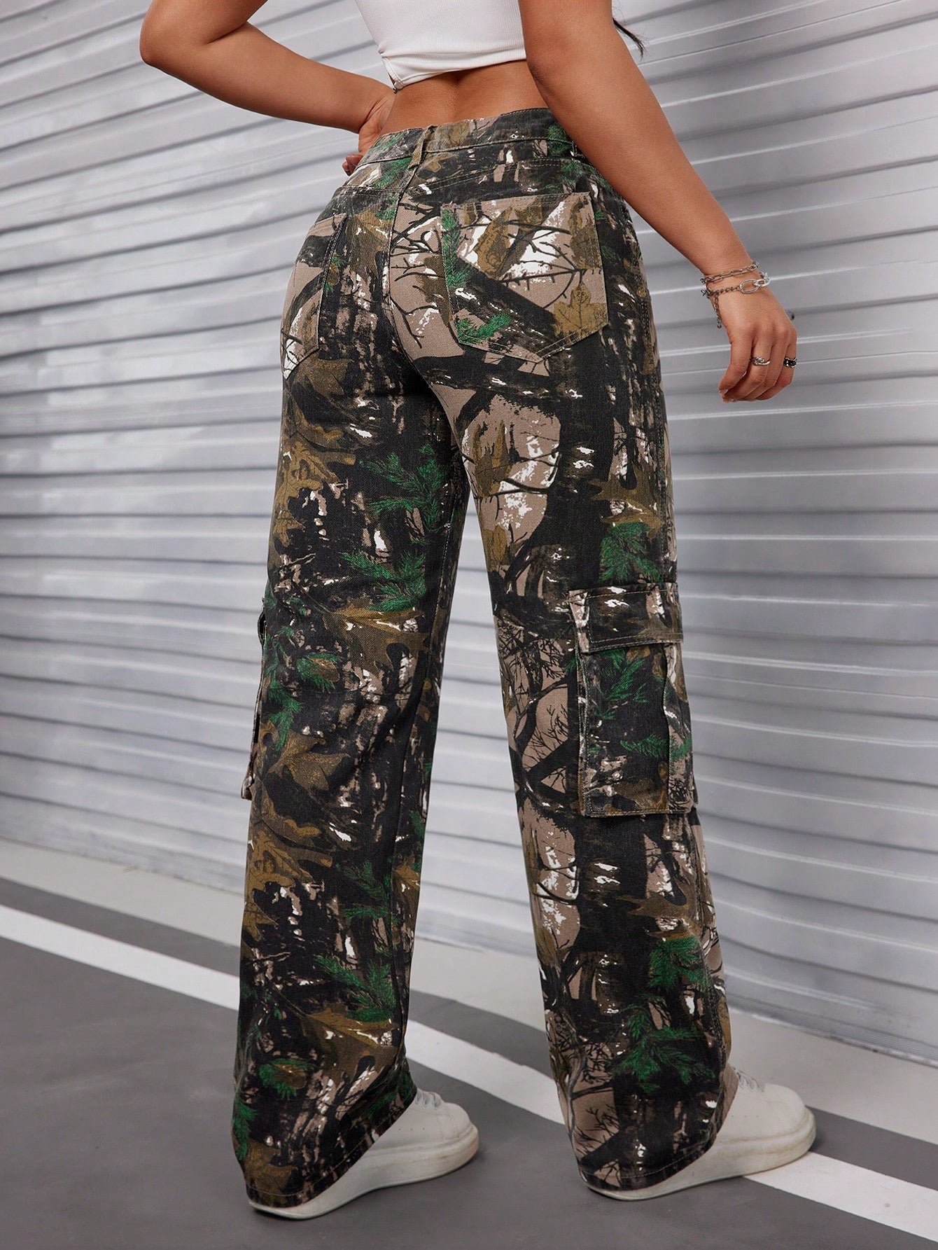 EZwear Camo Print Flap Pocket Cargo Jeans